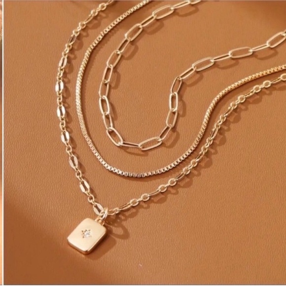 New! 18k Gold Plated Necklace Stack Set new - Picture 2 of 2